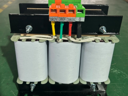 傳統(tǒng)線圈變壓器